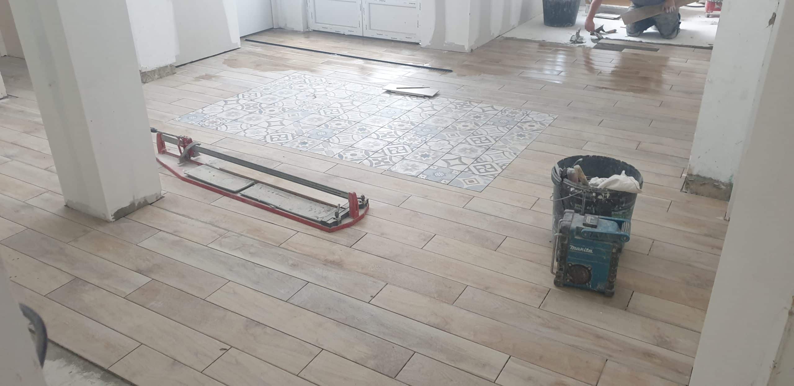 Saint Sebastien sur Loire salle à manger carrelage sur dalle béton neuve